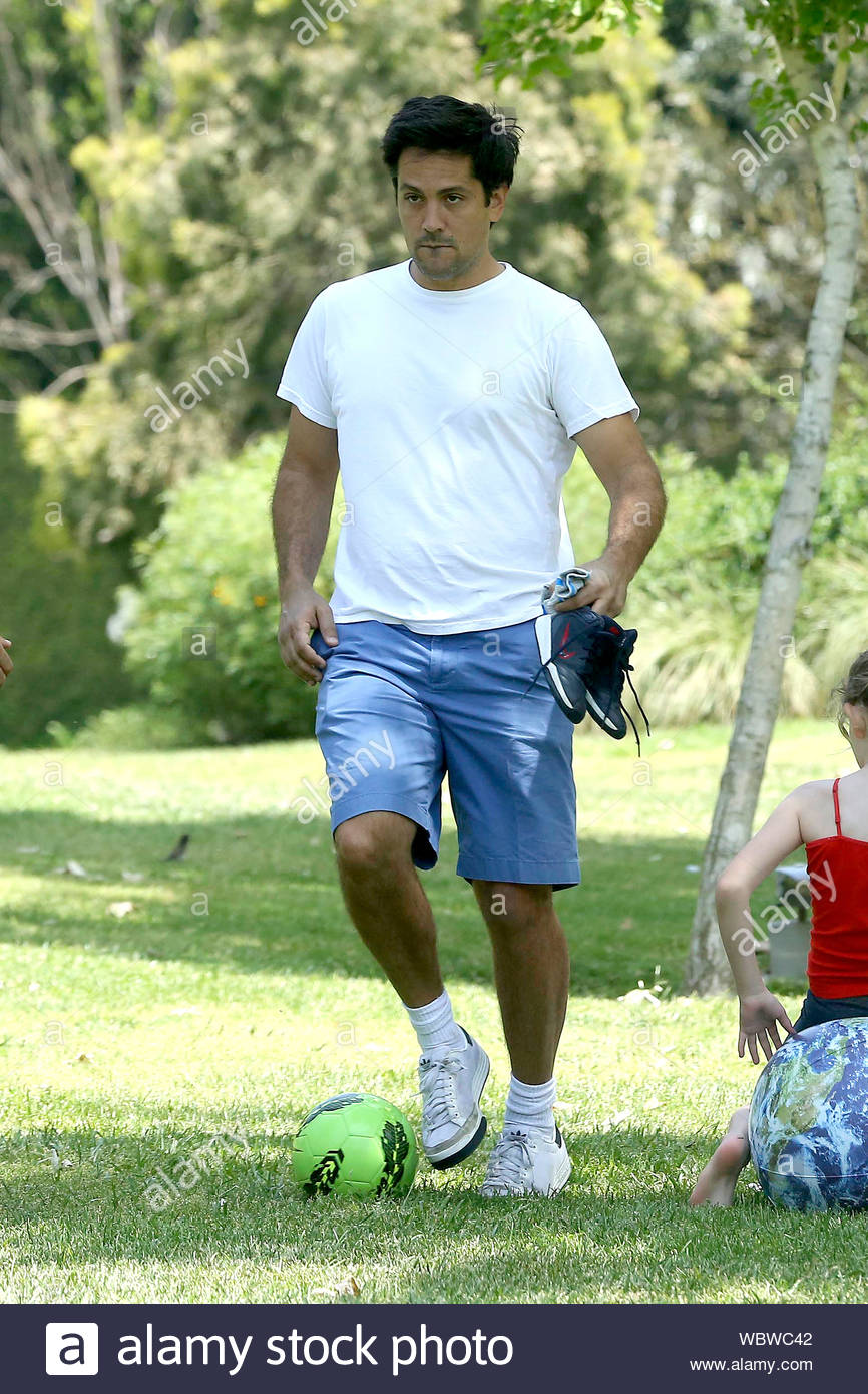Beverly Hills Ca Actor Jonathan Togo And Diora Baird Get In Some Family Time At The Park In Beverly Hills This Afternoon They Enjoyed A Relaxing Day Lounging Around Chatting And Beverly Hills Ca Actor Jonathan Togo And Diora Baird Get In Some Family Time At The Park In Beverly Hills This Afternoon They Enjoyed A Relaxing Day Lounging Around Chatting And