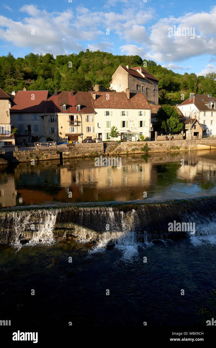 Lods village on the river Loue in the Doubs département, Bourgogne-Franche-Comté region in eastern France. Stock Photo