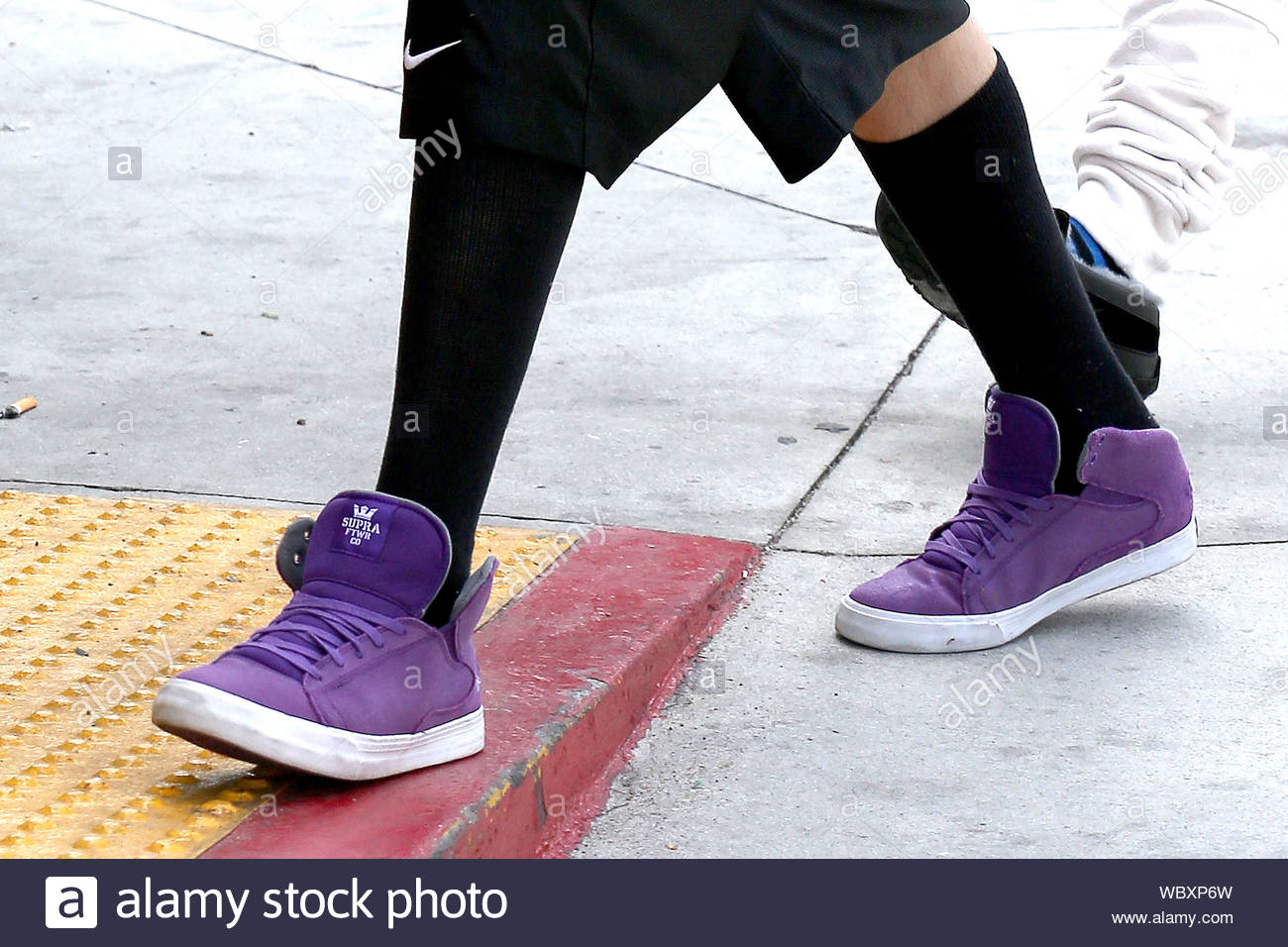 justin bieber with supra shoes