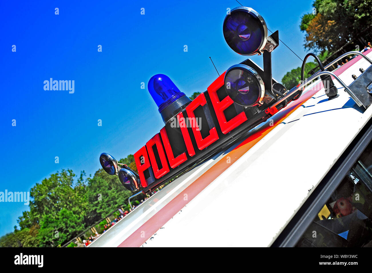 Blackpool Vehicle Preservation Group show at Stanley Park,Blackpool. Police sign and blue light attached to the roof of a 1970s Range Rover police car Stock Photo