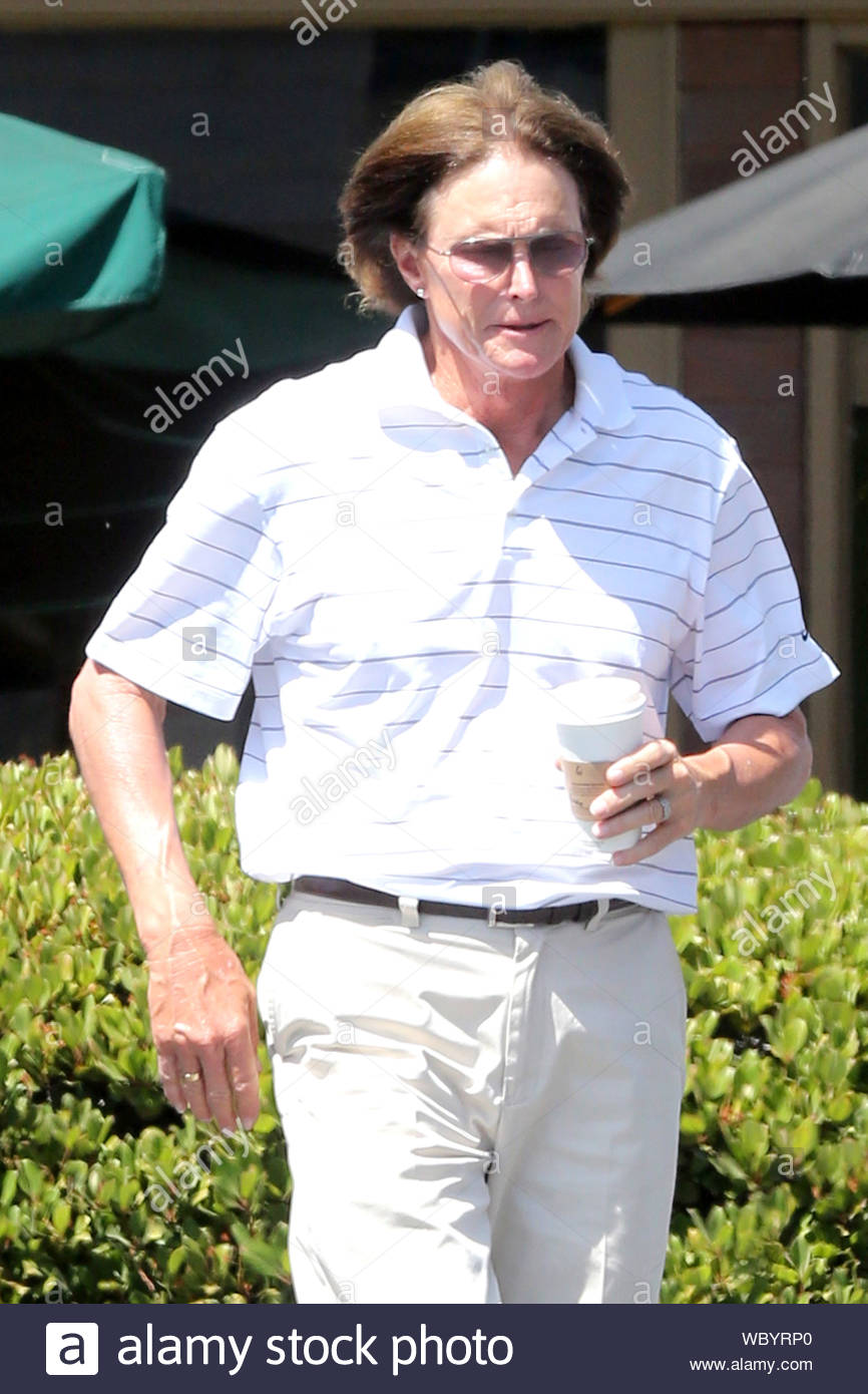 Thousand Oaks Ca Bruce Jenner Stops By A Local Starbucks To Get