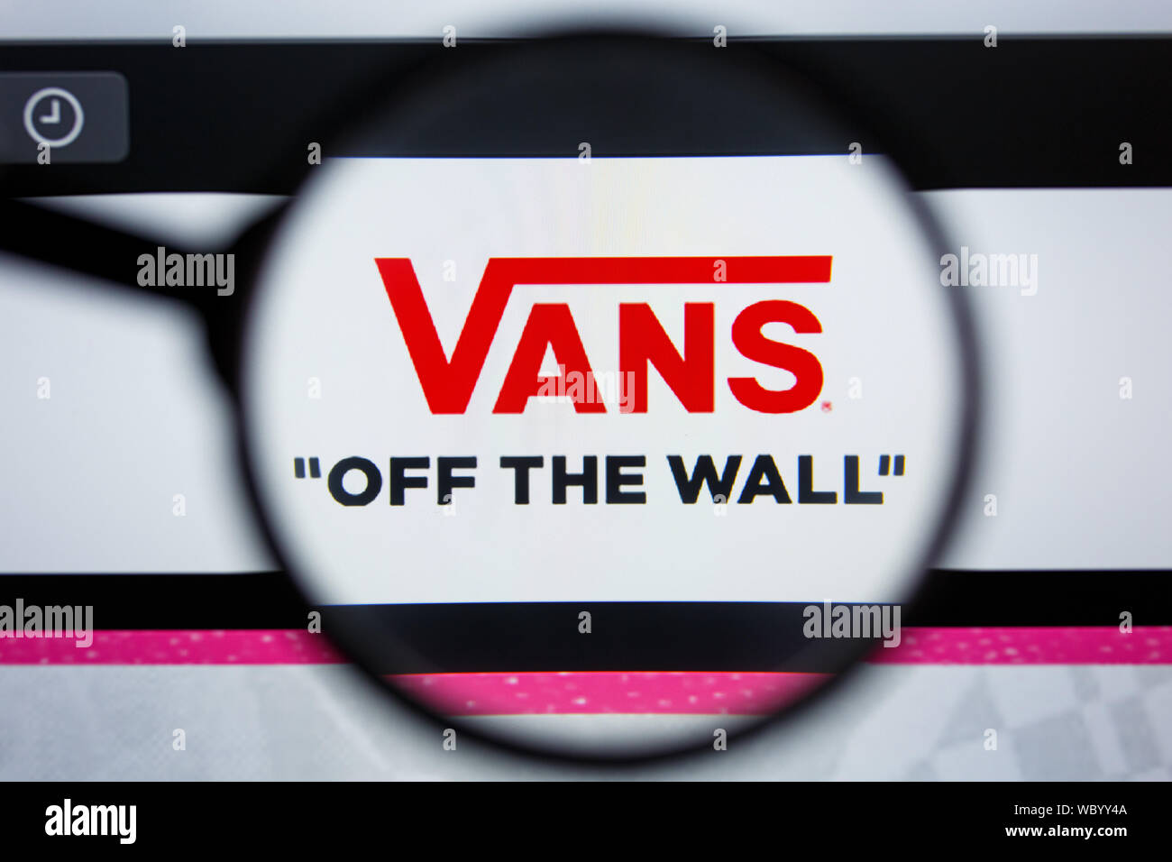 Los Angeles, California, USA - 21 Jule 2019: Illustrative Editorial of VANS.COM  website homepage. VANS OFF THE WALL logo visible on display screen Stock  Photo - Alamy