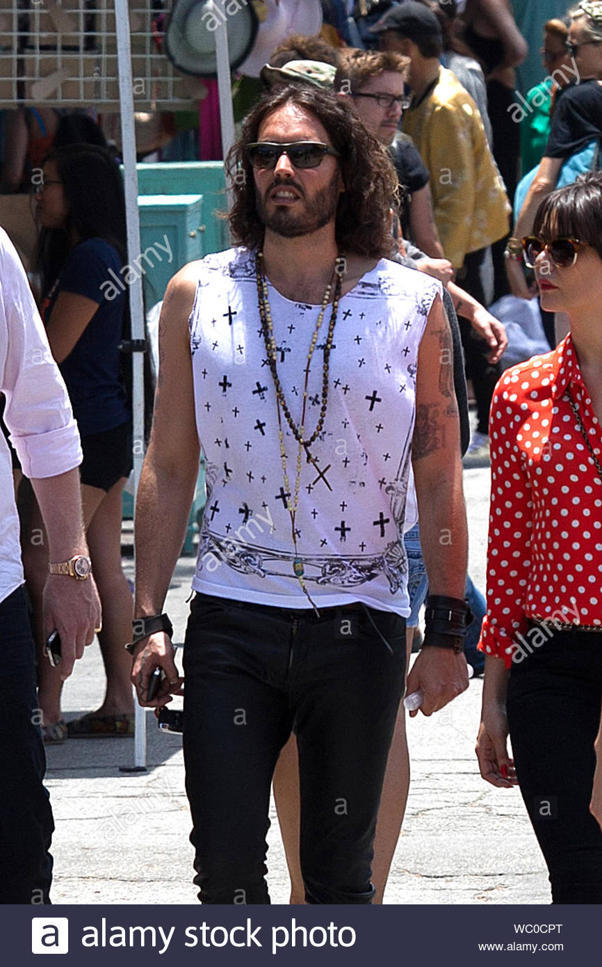 West Hollywood Ca Russell Brand Gets Together With Isabella