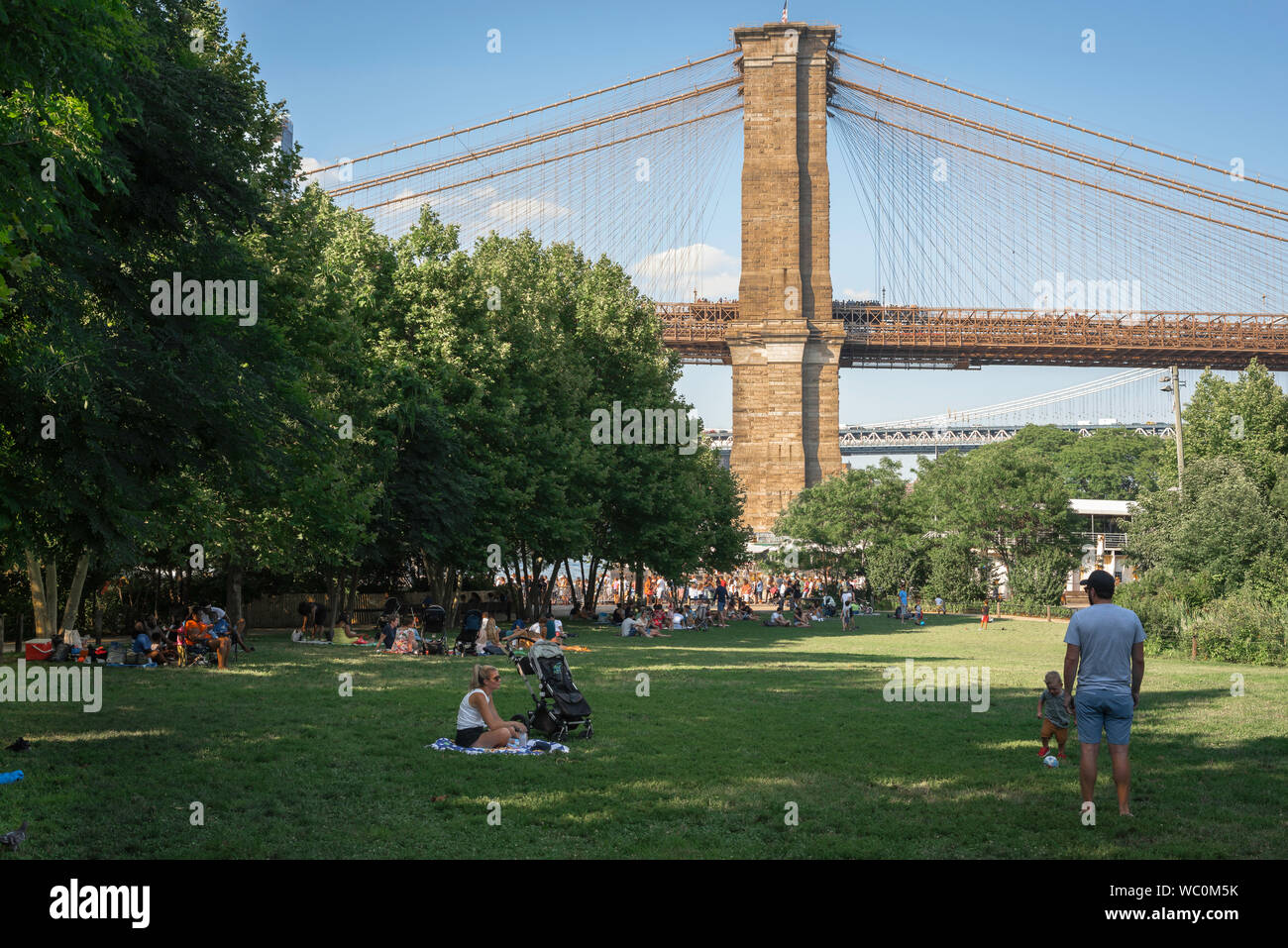 Brooklyn bridge park view hi-res stock photography and images - Alamy