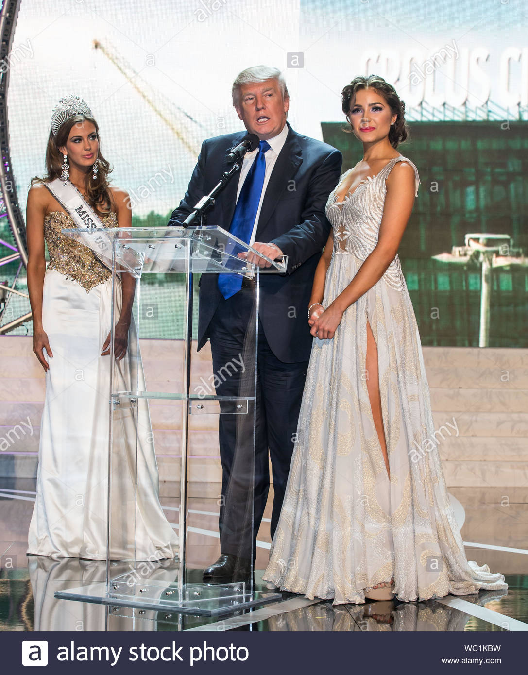 Las Vegas Nv Miss Usa Erin Brady Olivia Culpo And Donald Trump