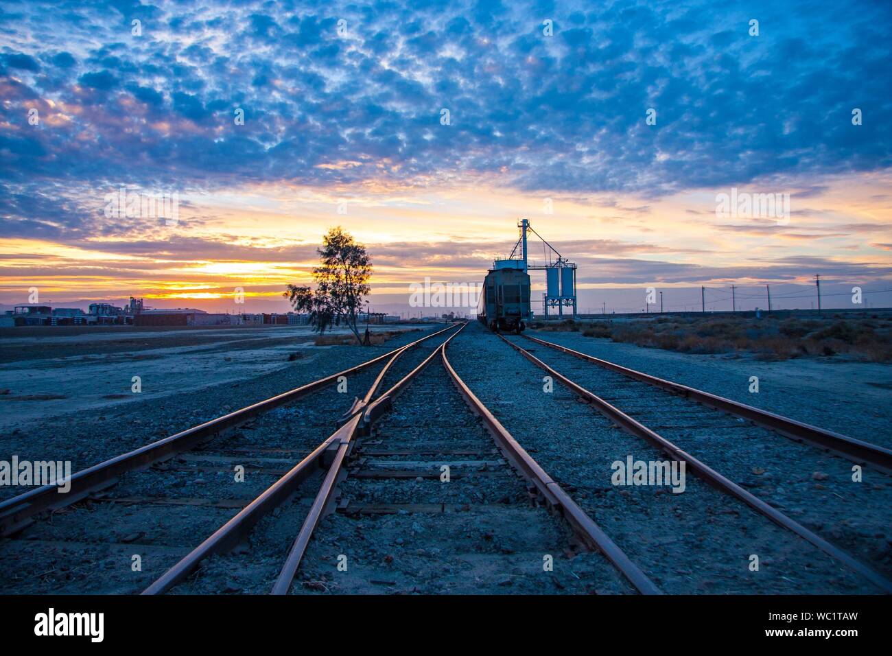 Vanishing tracks hires stock photography and images Alamy