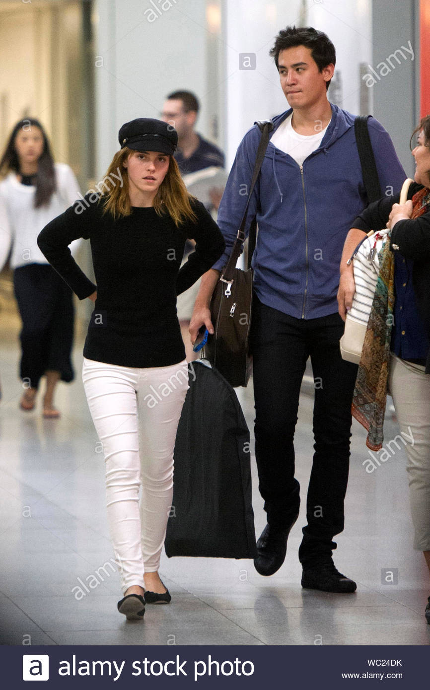 New York Ny Emma Watson And Her Boyfriend Will Adamowicz Make Their Way Through Jfk S Airport Terminal After Arriving Together On A Flight The Couple Was Reportedly Seen Shopping For Engagement