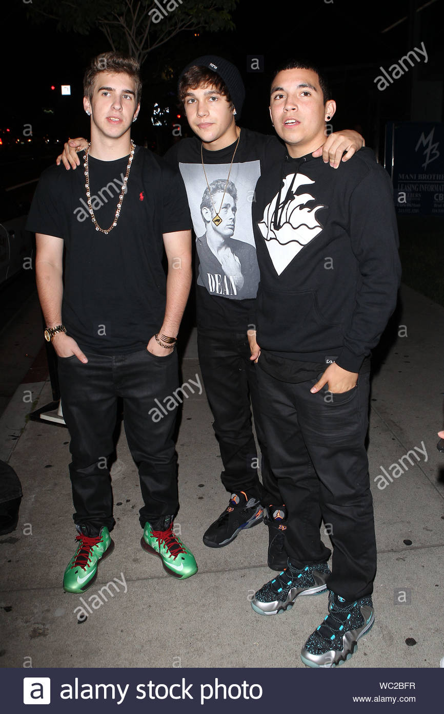 Is Austin Mahone dating Selena Gomez 2013