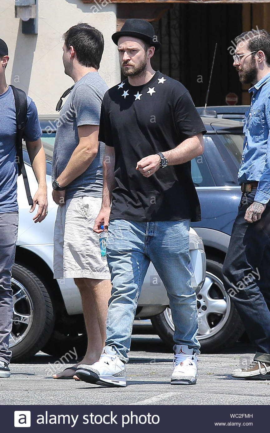 West Hollywood, CA - Justin Timberlake and his crew wrap up another day at  the Studio, the