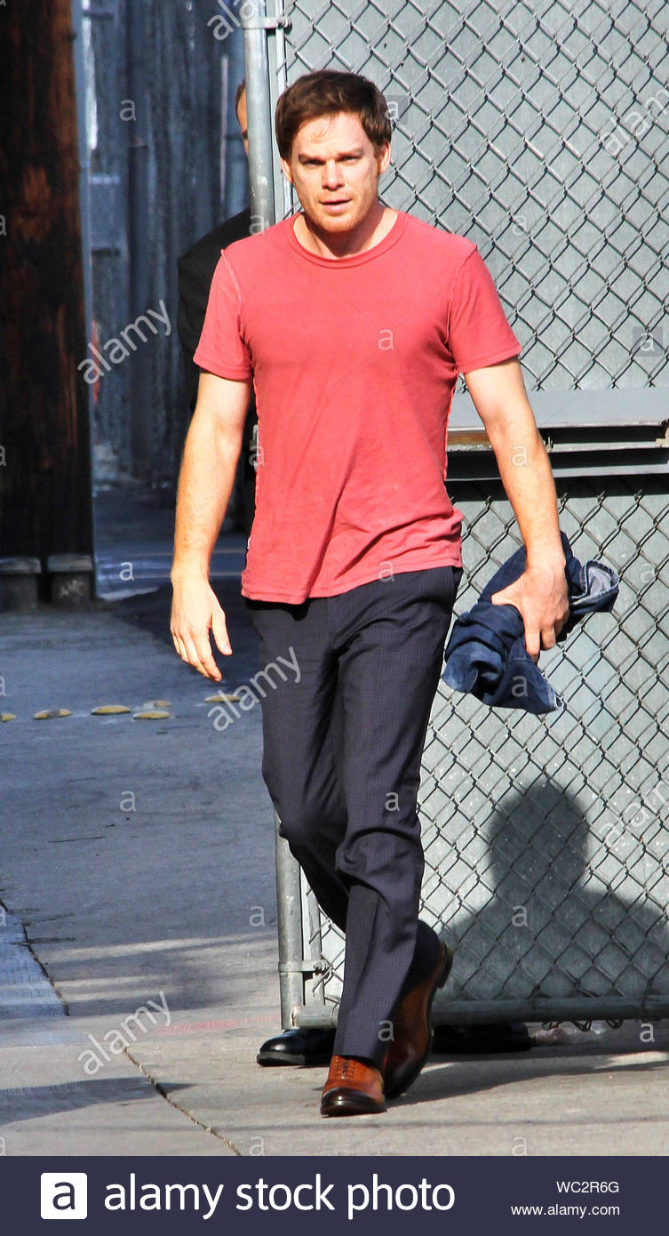 Hollywood Ca Michael C Hall Makes His Way Into The El Capitan