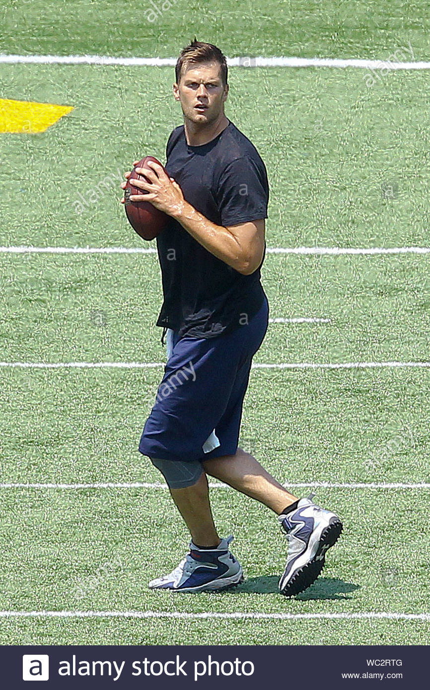 tom brady shirt off