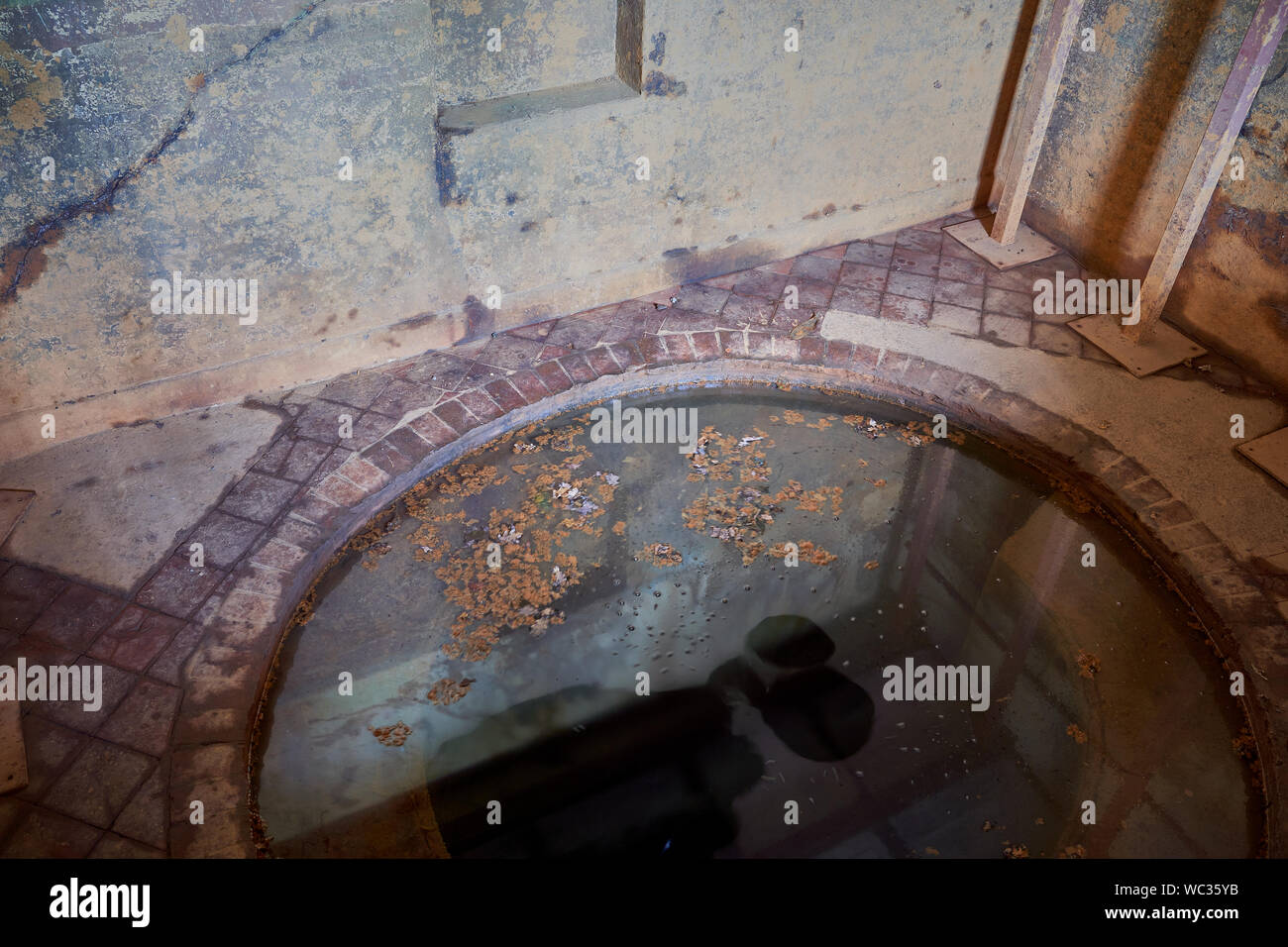 The thermal spring at Taff's Well, Taff's Well, South Wales Stock Photo