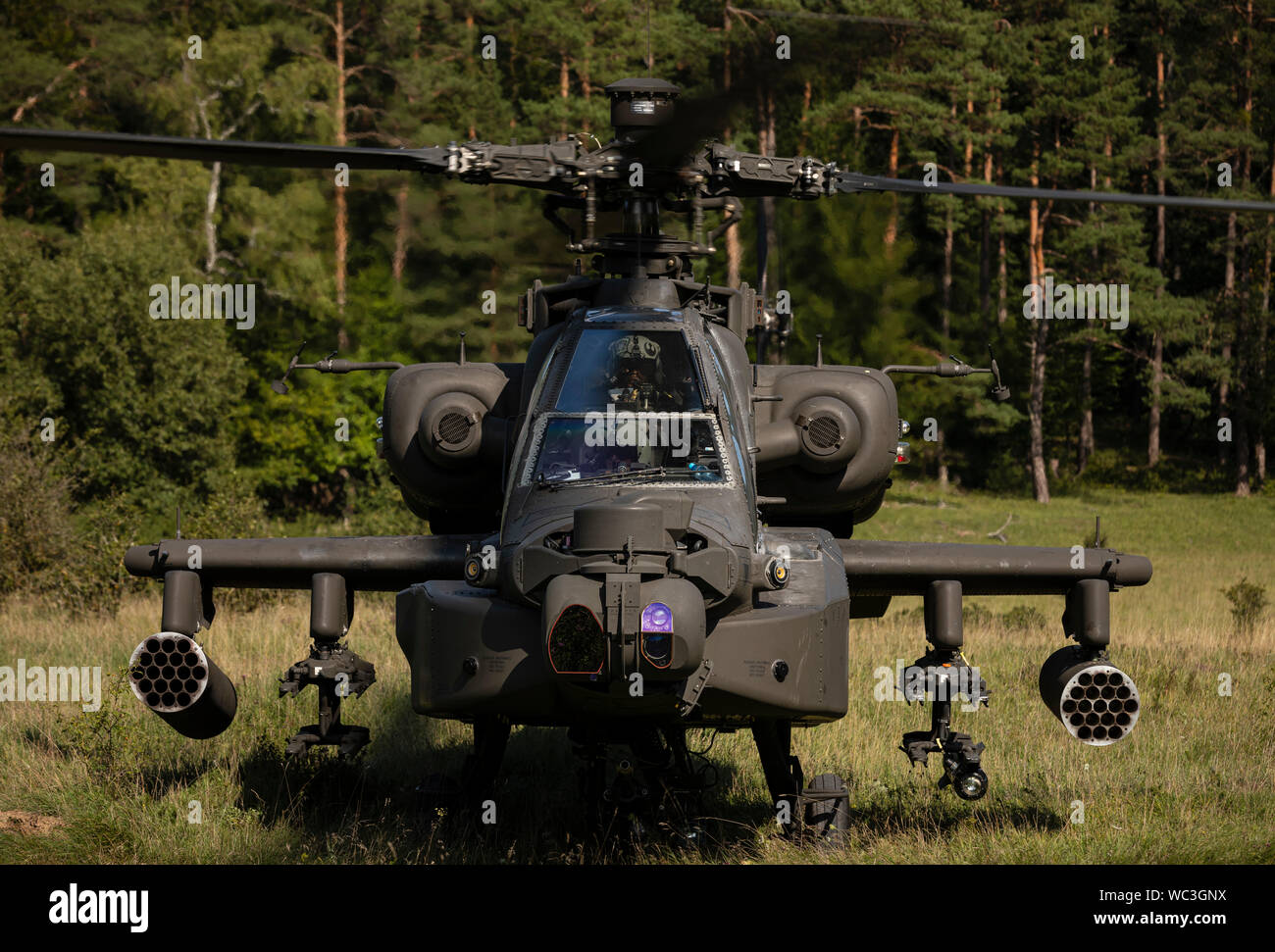 Us army apache helicopter hi-res stock photography and images - Alamy