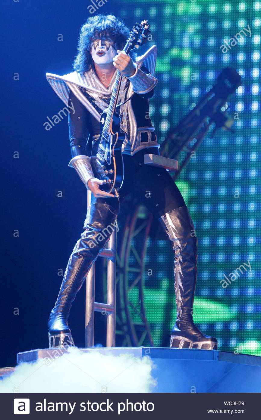 Kiss Musicians Rock Figures Gene Simmons Eric Singer Tommy Thayer Paul Stanley