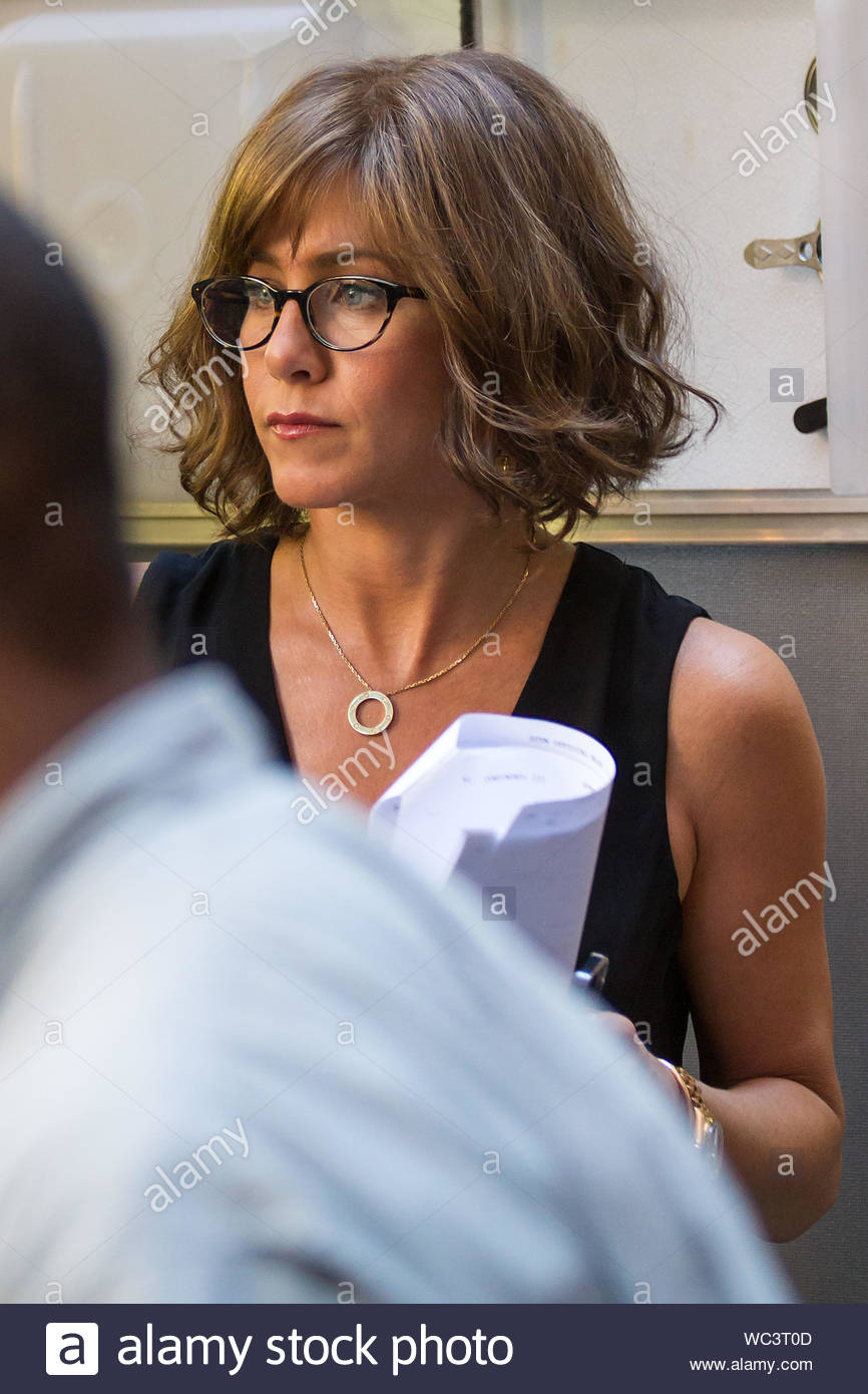 New York Ny Jennifer Aniston Is Looking Cute In A White Summer