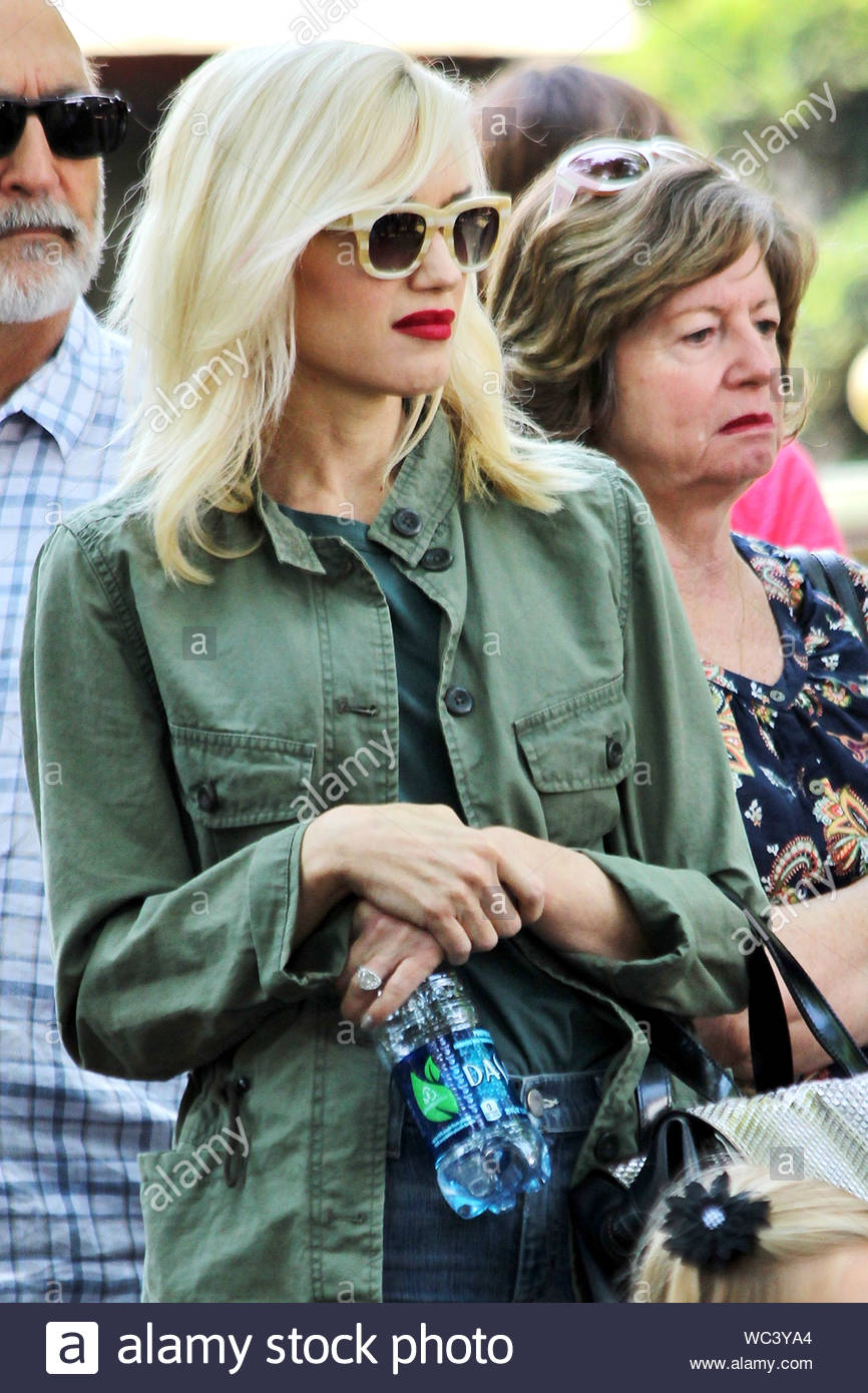 West Hollywood Ca Gwen Stefani And Her Kids Kingston And Zuma