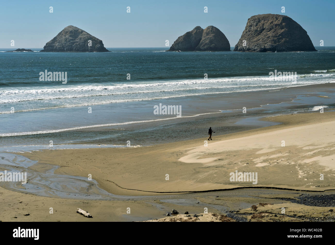 Three arch rocks oregon hires stock photography and images Alamy
