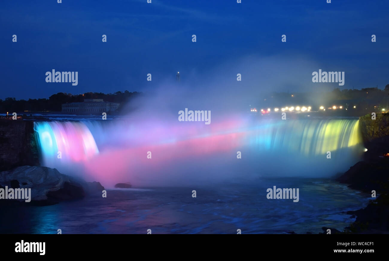 The Horseshoe Falls at night Stock Photo Alamy