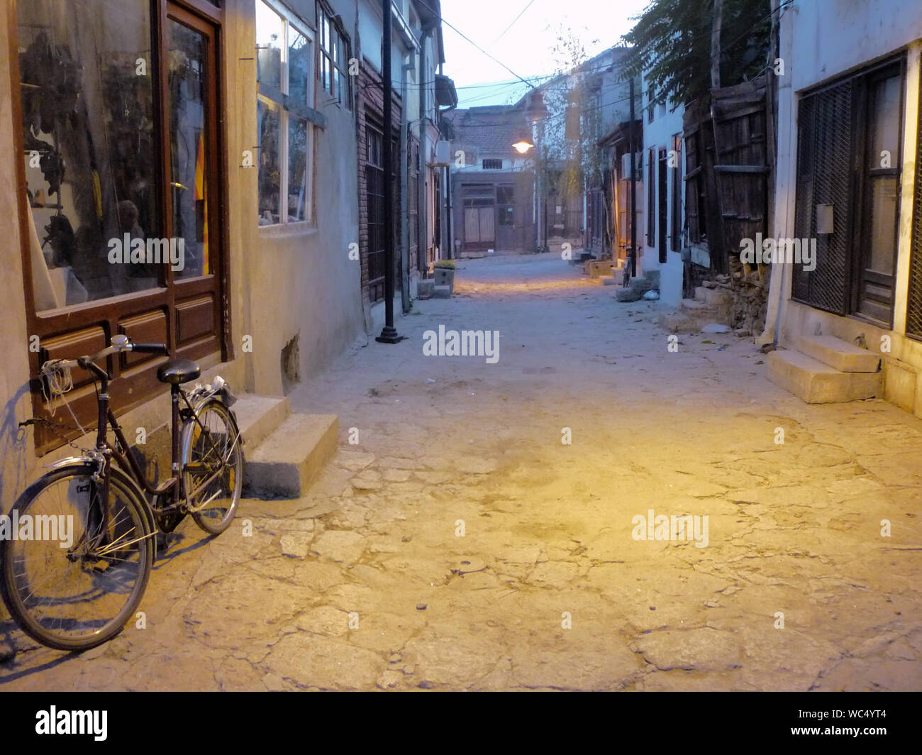 Alley bicycle hi-res stock photography and images - Alamy