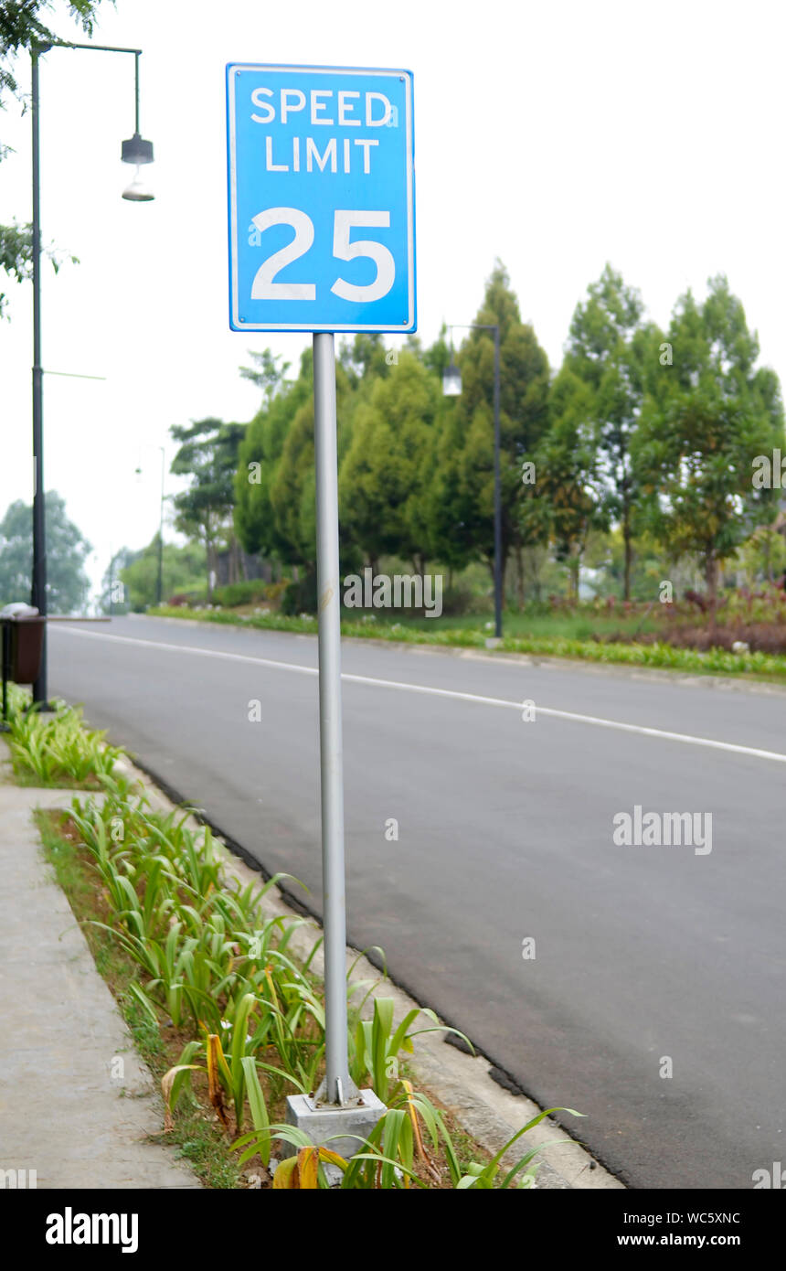 Signage speed limit for maximum 25 km / hour Stock Photo
