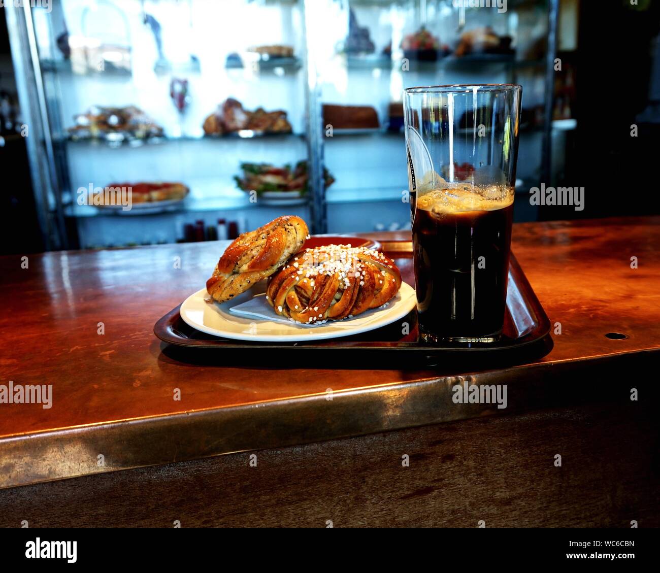 Cafe serving counter hi-res stock photography and images - Alamy