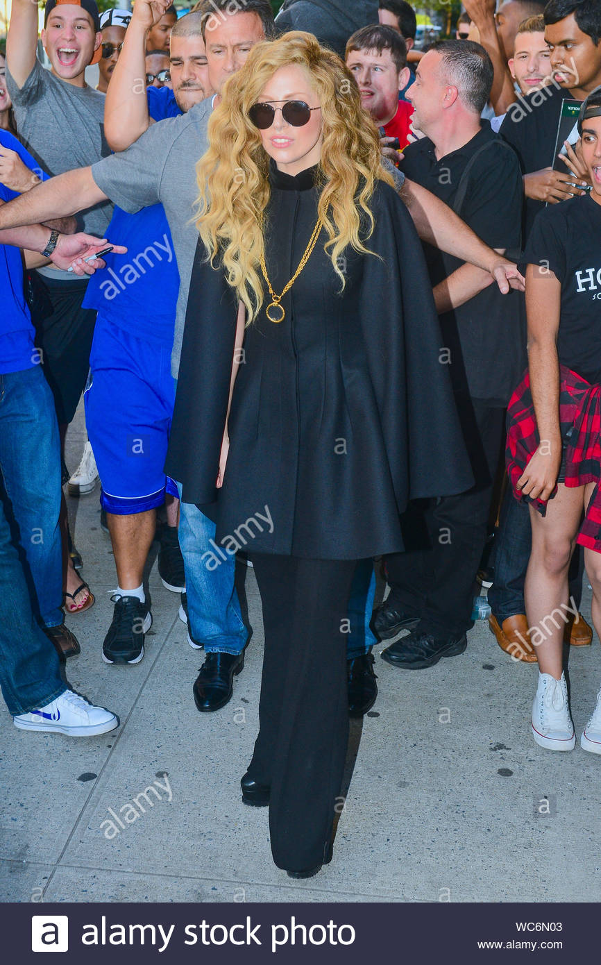 New York Ny Part 2 American Pop Star Lady Gaga Hits The