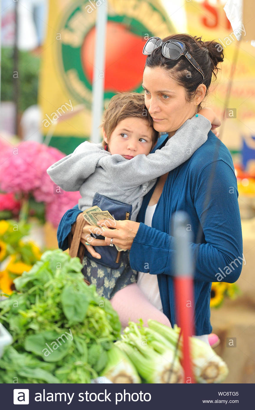 Carrie Anne Moss And Frances Beatrice Roy Stock Photos & Carrie Anne