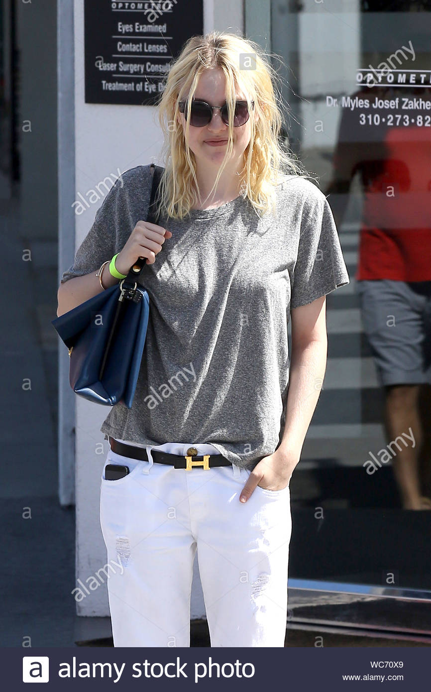 Beverly Hills Ca Dakota Fanning Is Out And About In Beverly