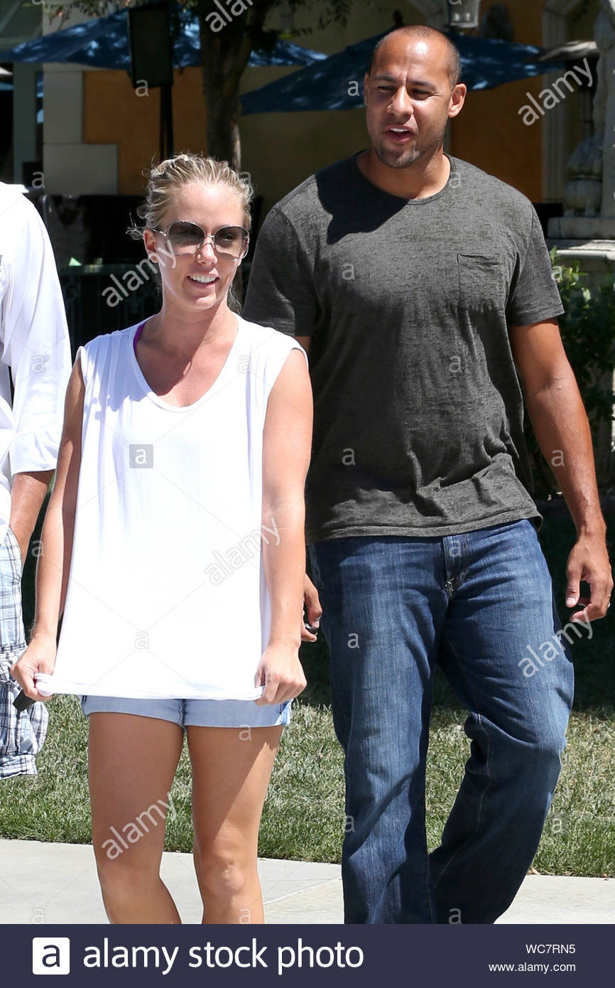 Calabasas Ca Kendra Wilkinson And Her Husband Hank Baskett