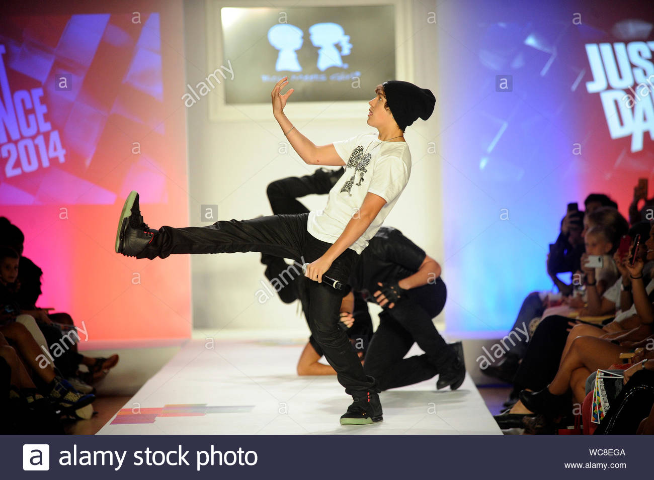 New York Ny Austin Mahone At The Just Dance With Boy Meets Girl At Style 360 Fashion Show Held At The Pavillion In Chelsea Akm Gsi September 12 13 Stock Photo Alamy New York Ny Austin Mahone At The Just Dance With Boy Meets Girl At Style 360 Fashion Show Held At The Pavillion In Chelsea Akm Gsi September 12 13 Stock Photo Alamy