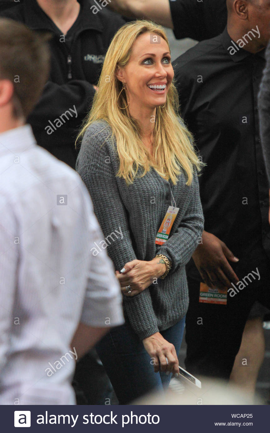 New York Ny Part 2 Miley Cyrus Performs At Nbc S Today Show