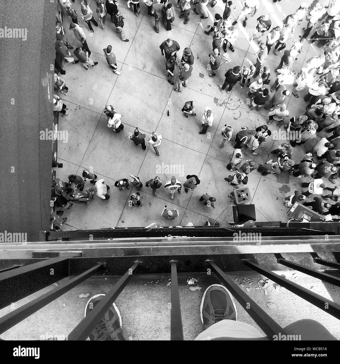 Overhead crowd hires stock photography and images Alamy