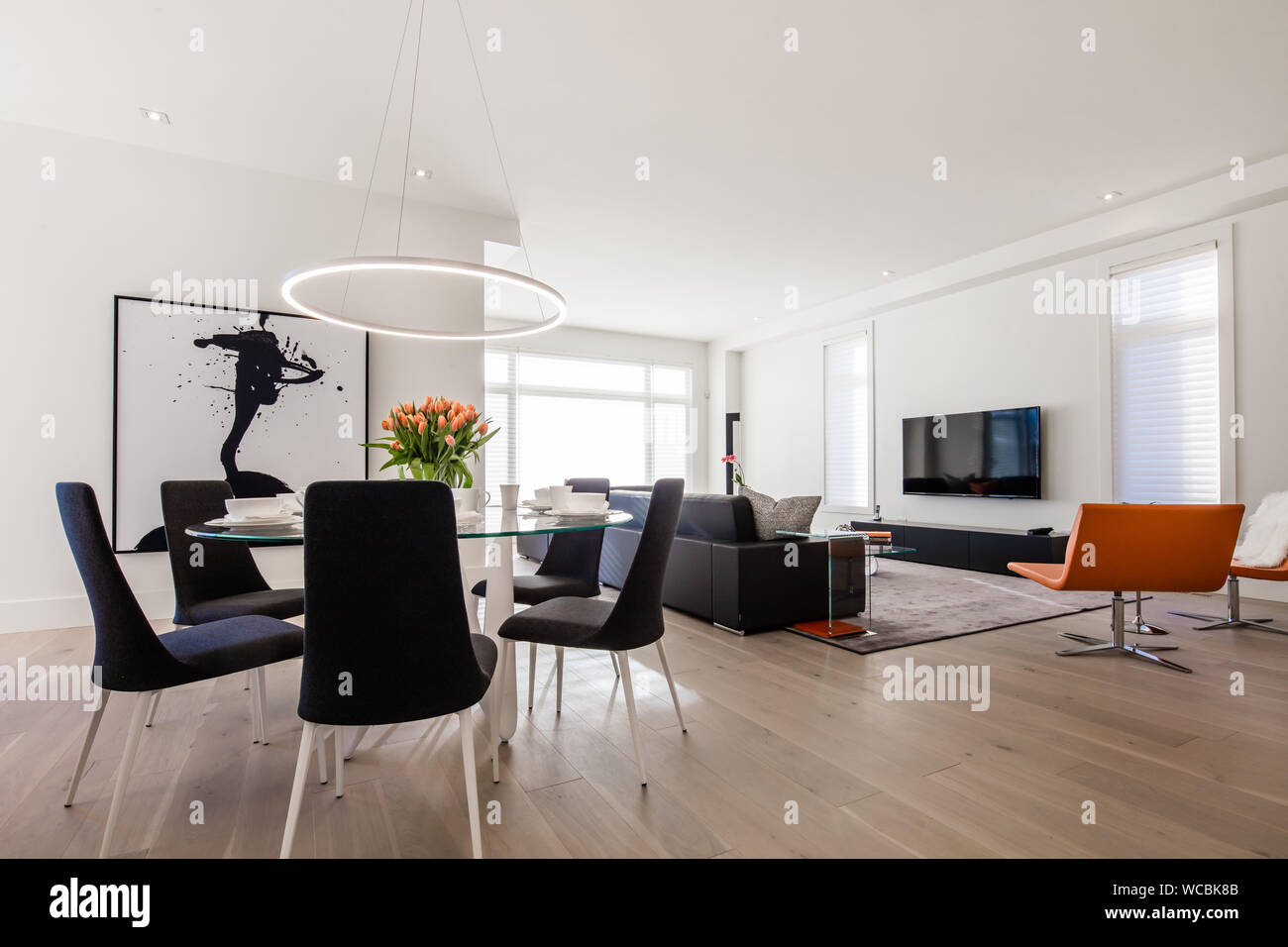 Modern interiors hi-res stock photography and images - Alamy