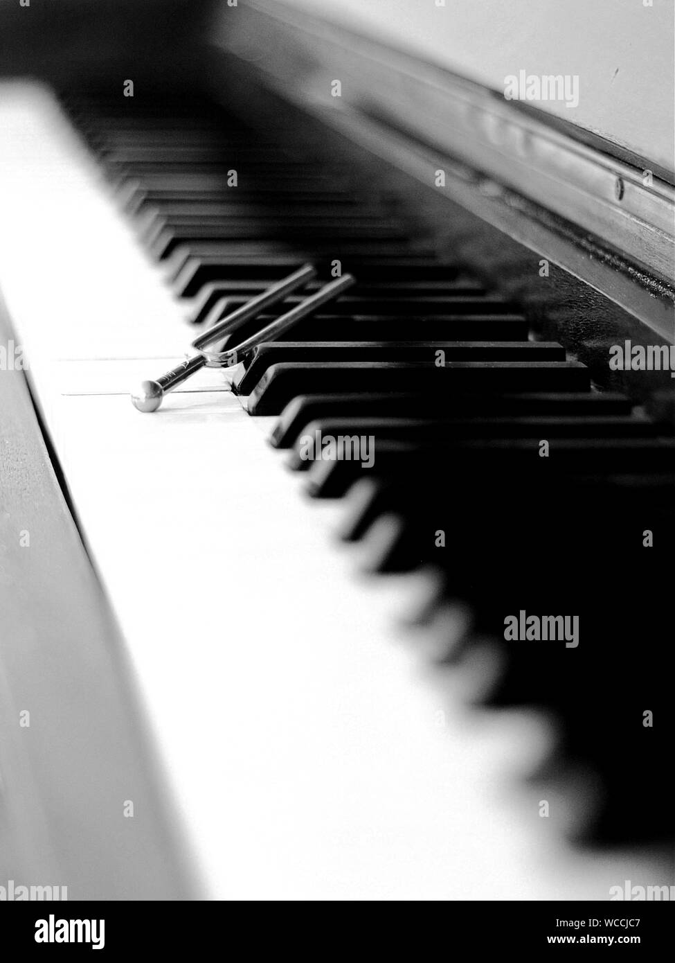 Tuning fork hires stock photography and images Alamy