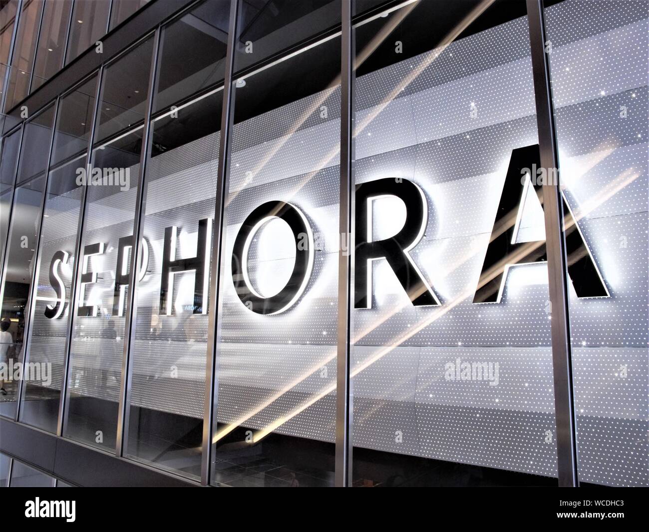 LOGO SEPHORA ON THE WALL IN HUDSON YARDS SHOPPING CENTER IN NEW YORK