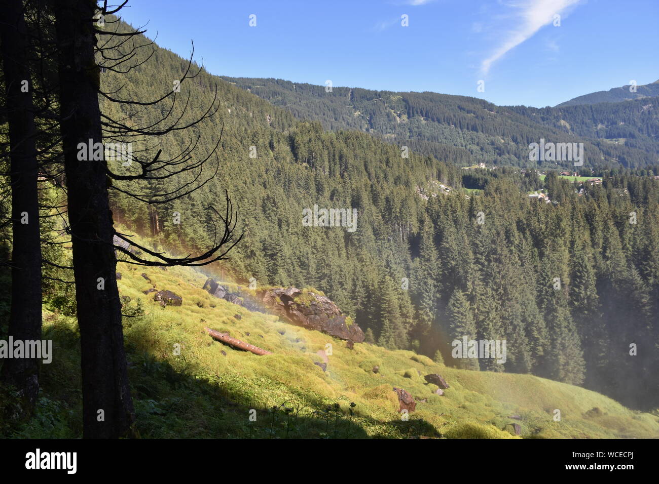 Krimml Salzburg Pinzgau Salzachtal Krimmler Wasserfalle Gerlos Dorf Kitzbuhler Alpen Gipfel Krimml Vorderkrimml Venedigergruppe Sommer Si Stock Photo Alamy