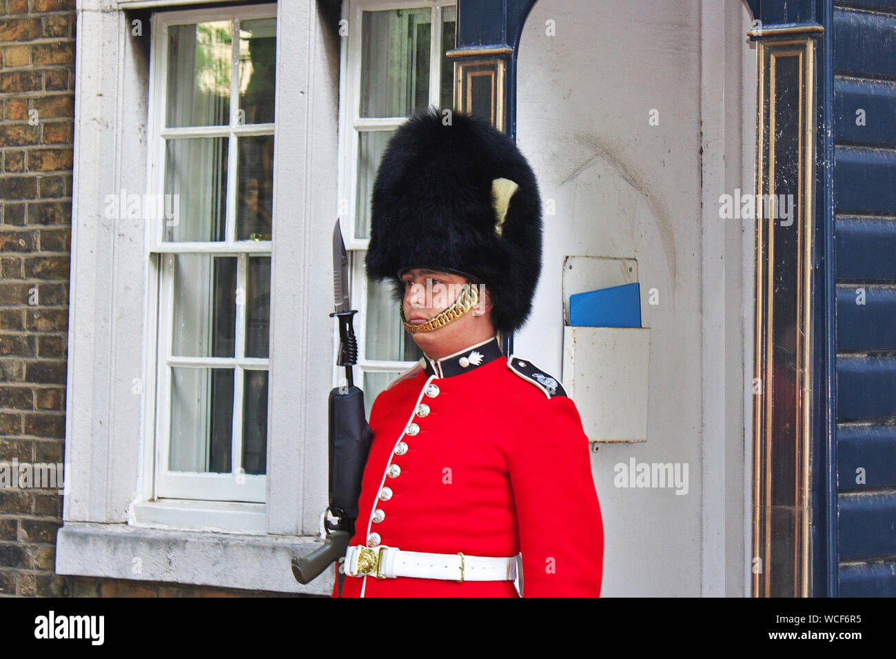 The guardsman in London city, England Stock Photo Alamy
