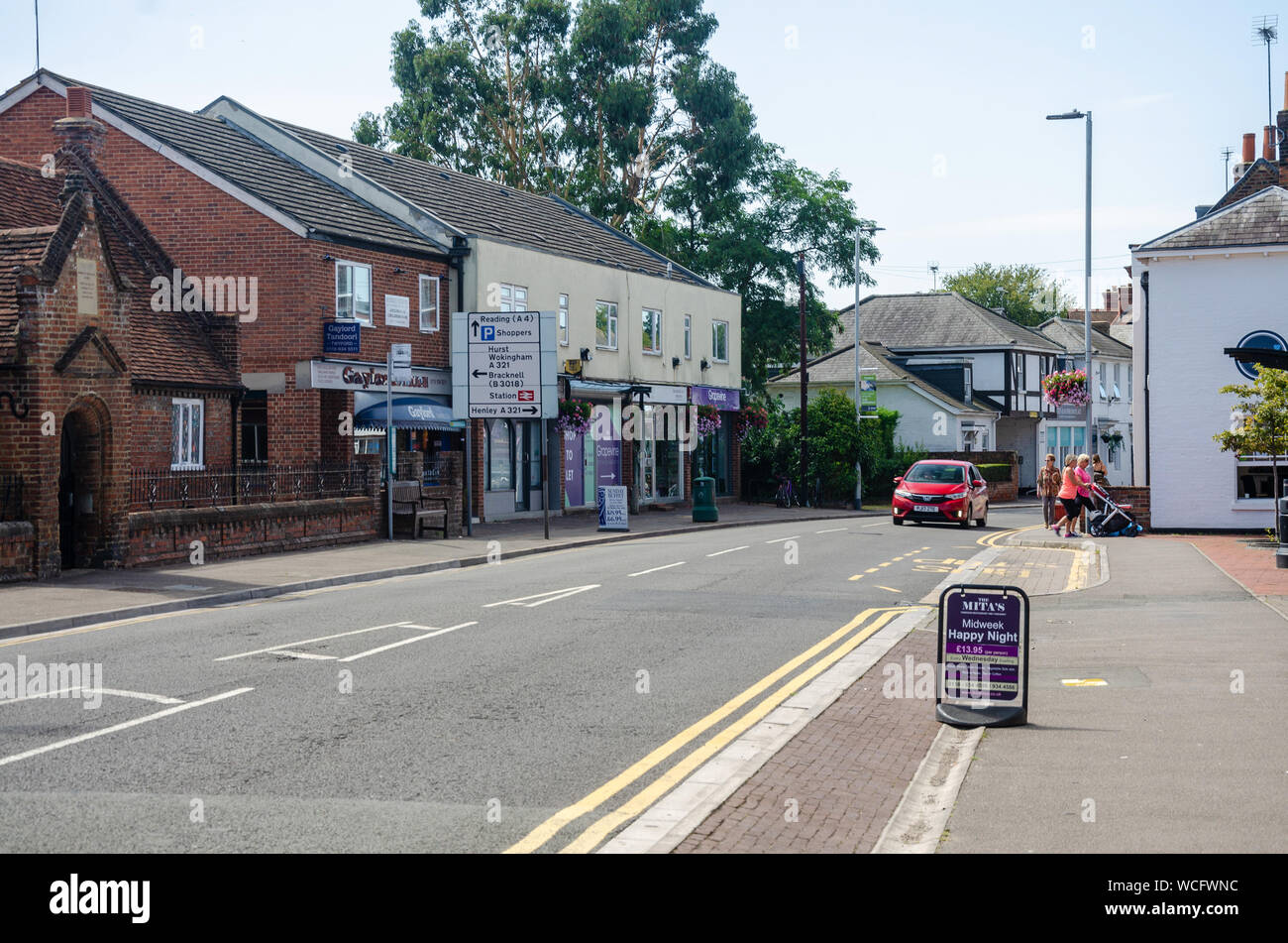 Sops in the centre of the village of Twyford in Berkshire, UK Stock ...