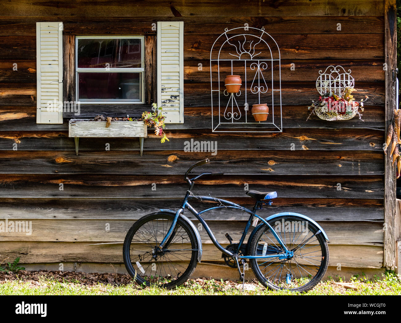 Blue bicycle hi-res stock photography and images - Alamy