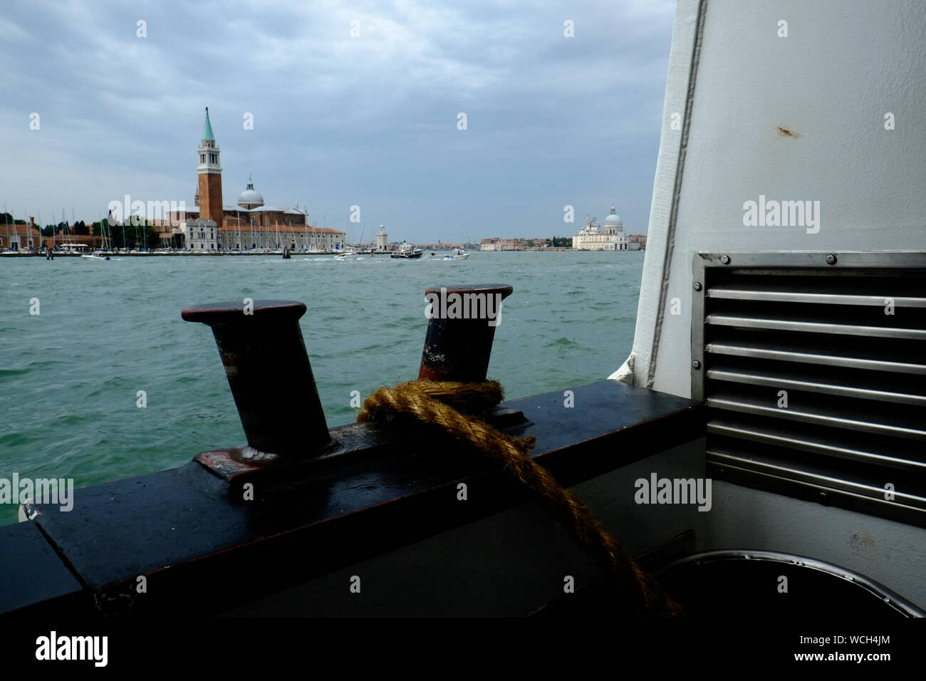 Boat tied up on canal hi-res stock photography and images - Alamy