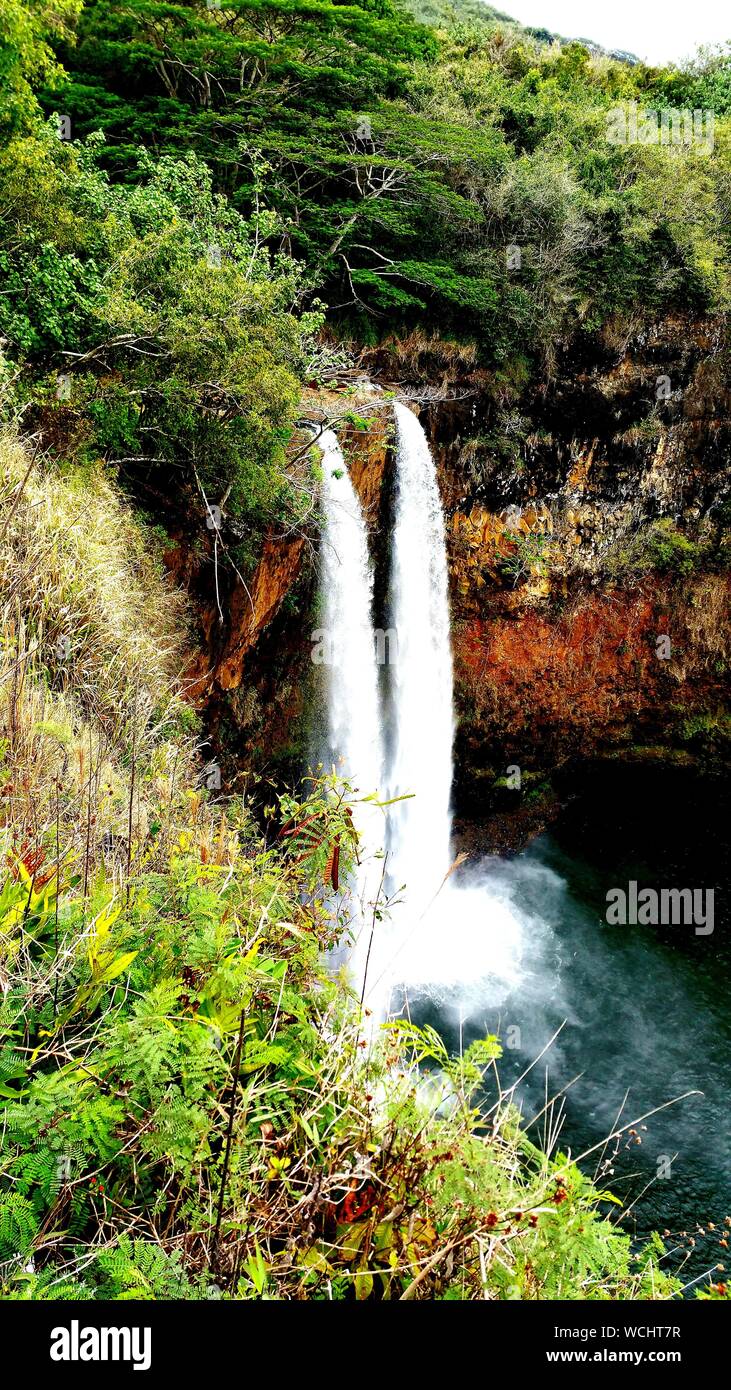 Small waterfall hi-res stock photography and images - Alamy