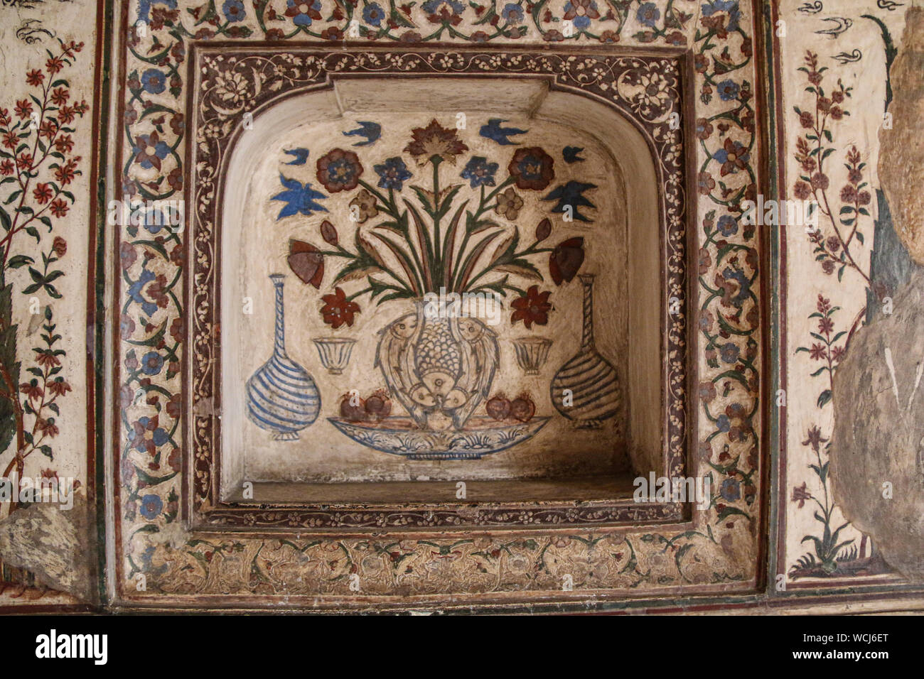 Beautifully delicate pietra dura (Coloured stone imlay) inside the Itimad-ud-Daulah Tomb (Baby Taj), Agra, Uttar Pradesh, India, Central Asia Stock Photo