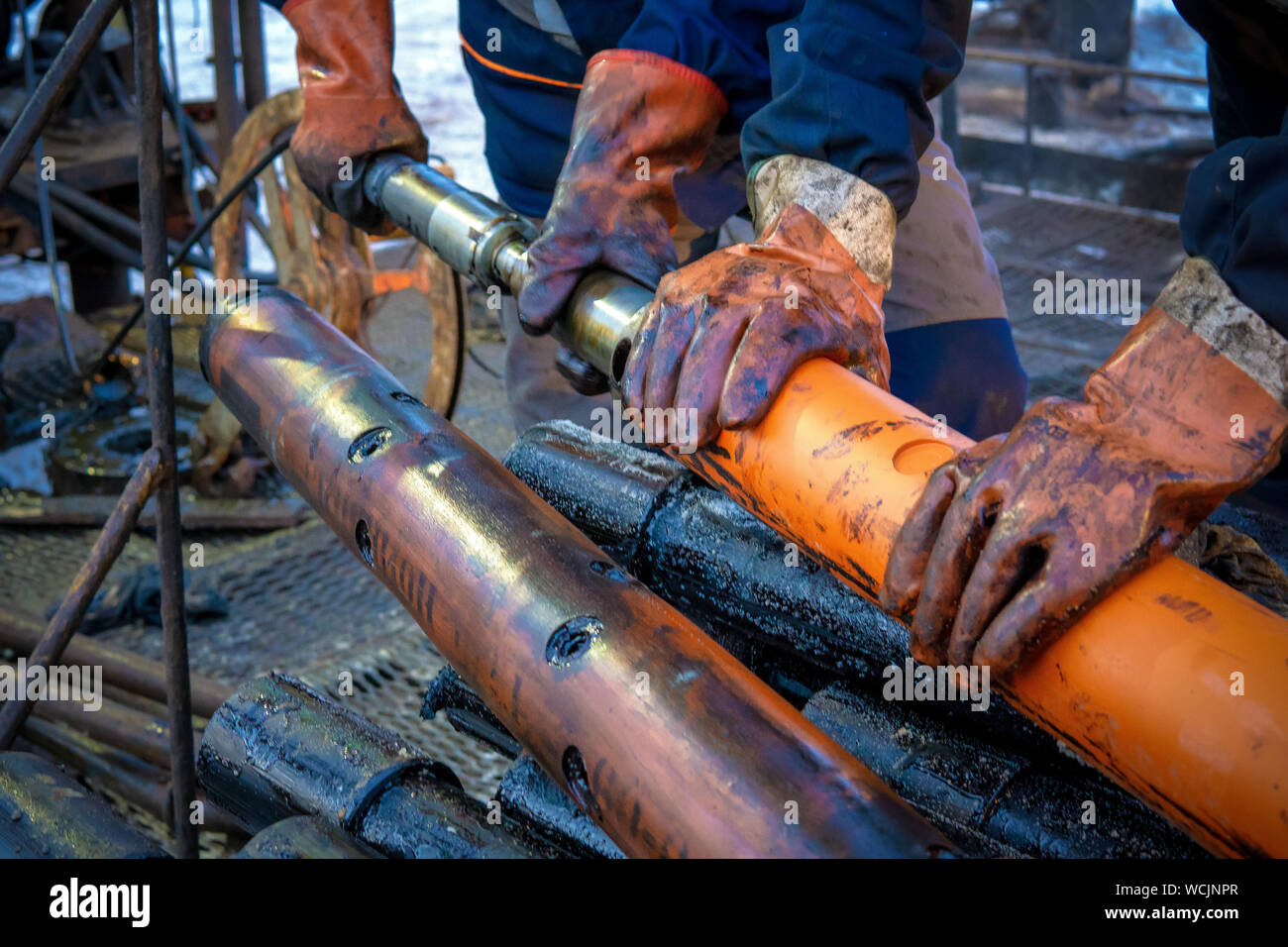 Perforation tool for perforate oil and gas well to make the hole on