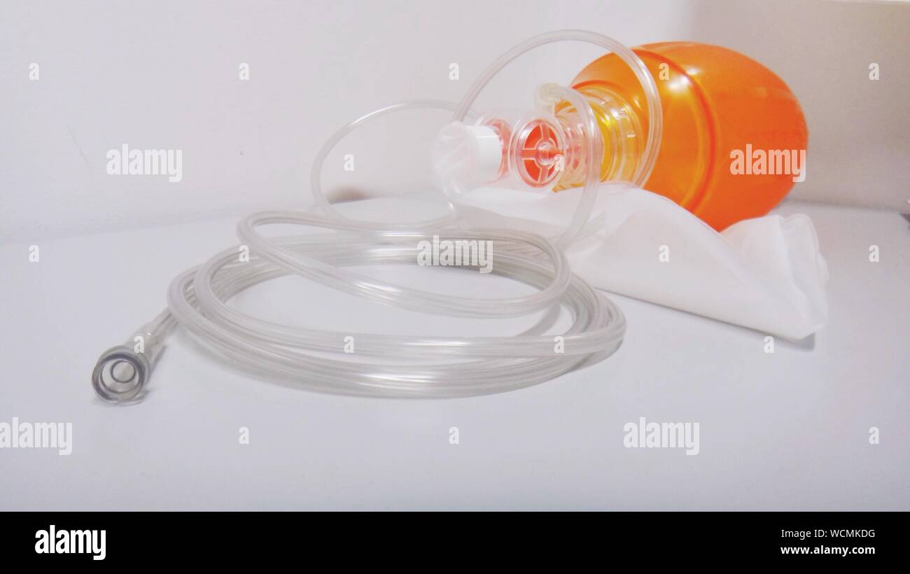 Oxygen tubing hi-res stock photography and images - Alamy