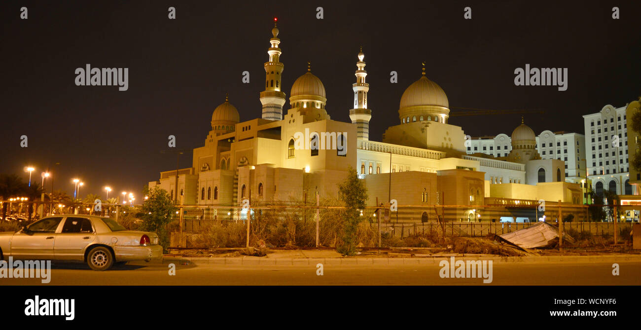 Car Parked Outside Al Rajhi Mosque At Night Stock Photo Alamy