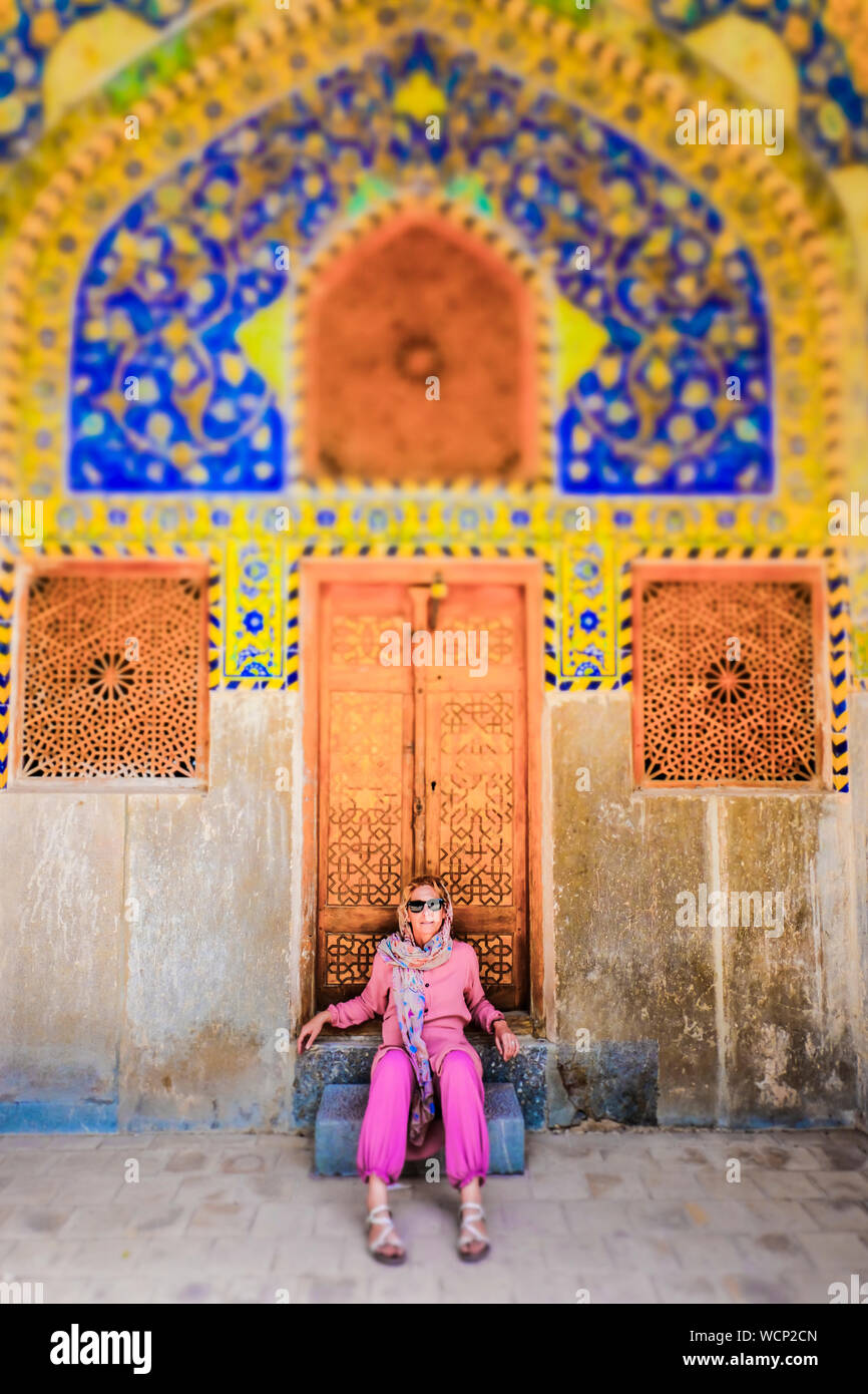 Iran woman indoor hi-res stock photography and images - Alamy