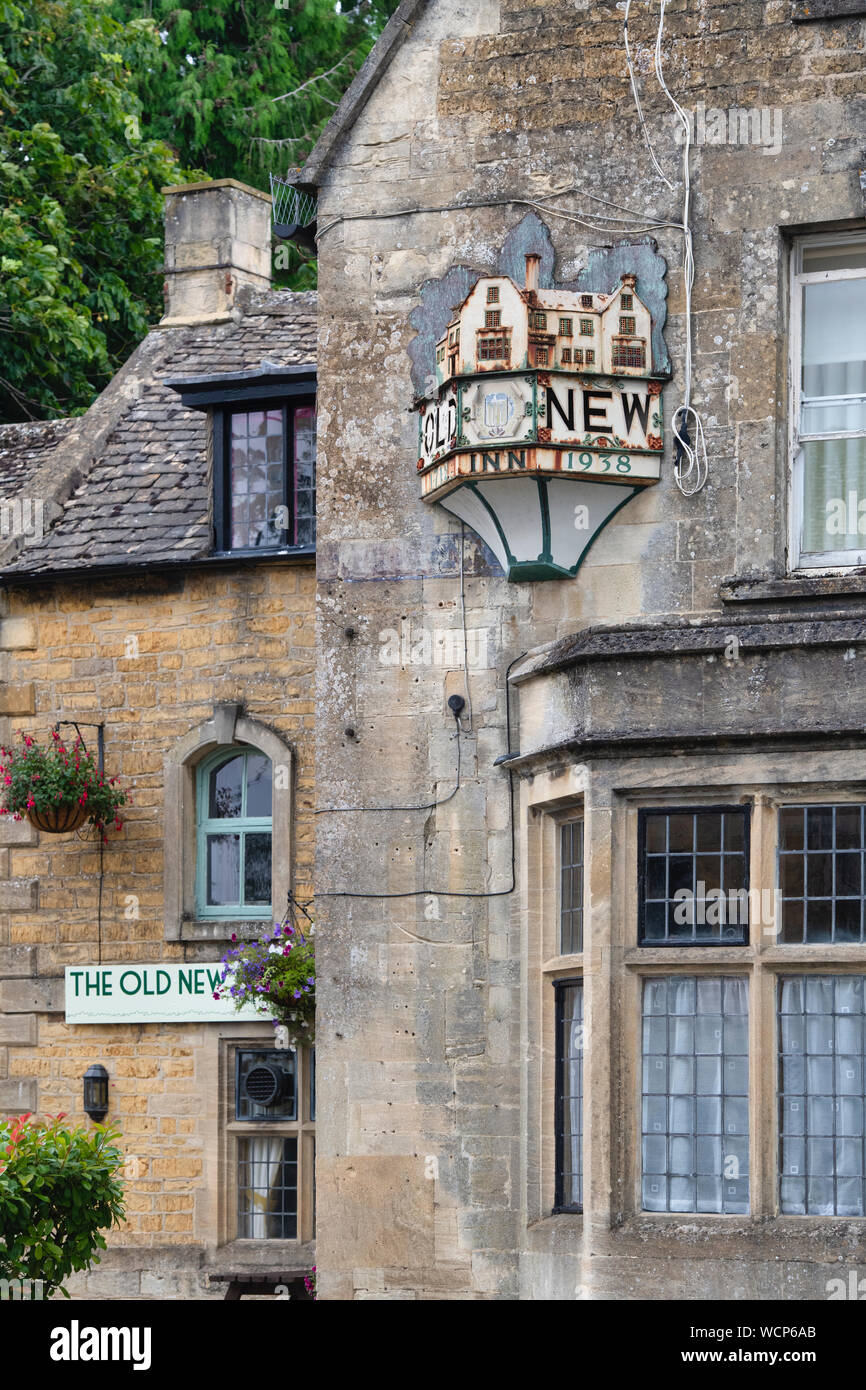 The old new inn in the early morning in autumn. Bourton on the Water, Cotswolds, Gloucestershire, England Stock Photo
