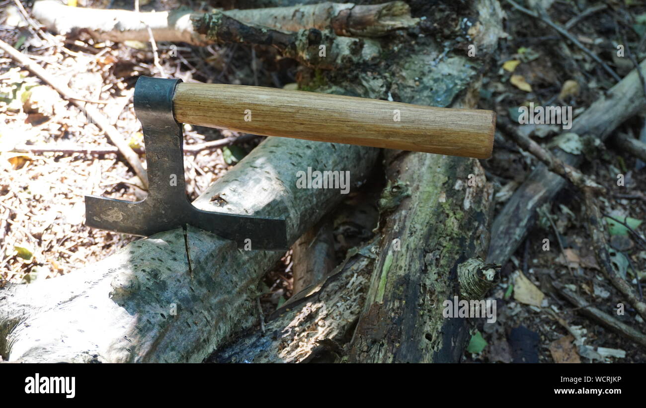 axes and finnish hakukirves bills for woodland fodder gathering, reconstruction by daegrad tools