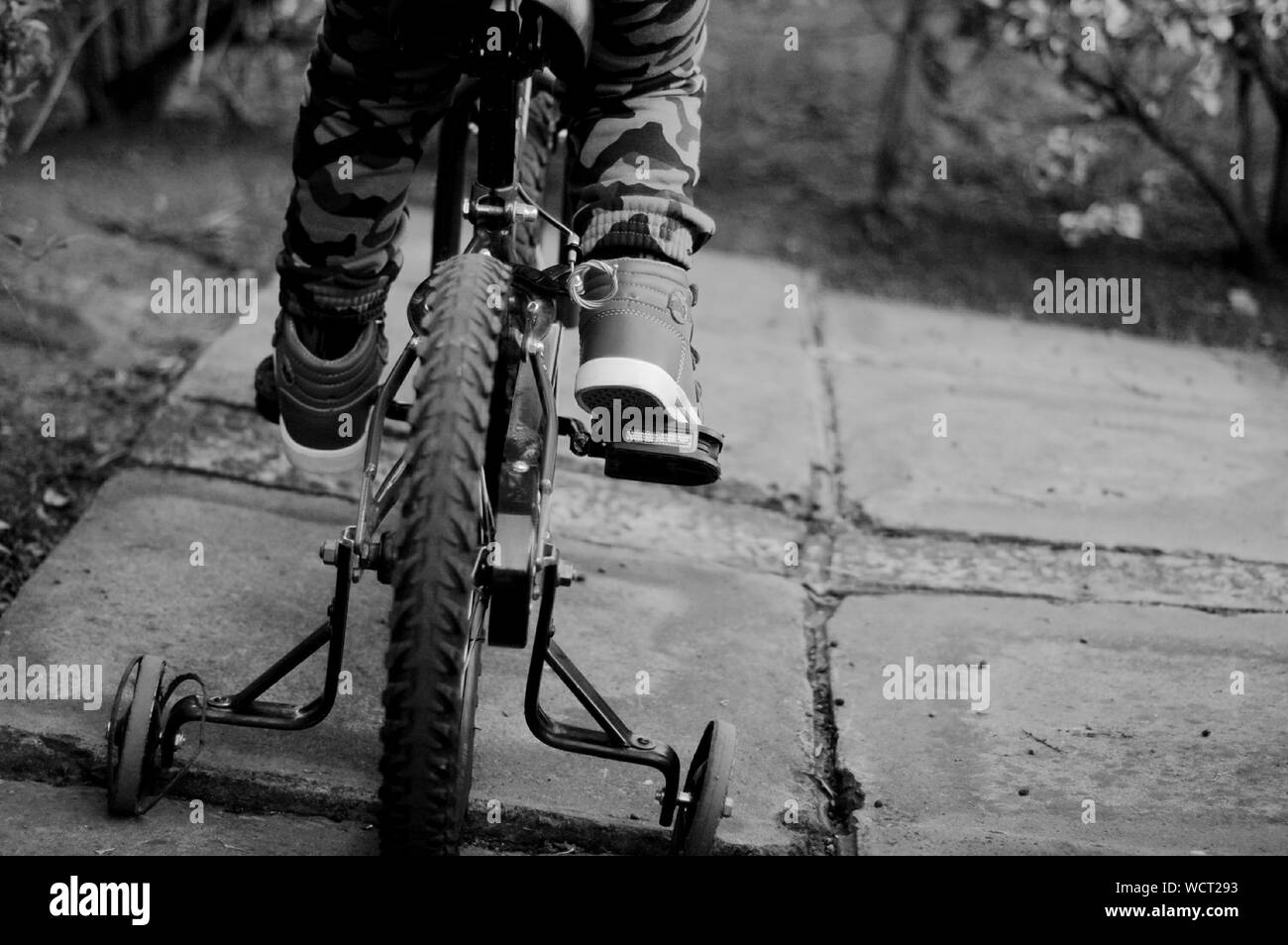 Training wheels bicycle hires stock photography and images Alamy
