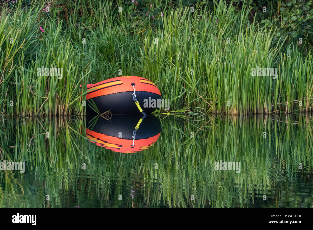 Rubber dinghy hires stock photography and images Alamy